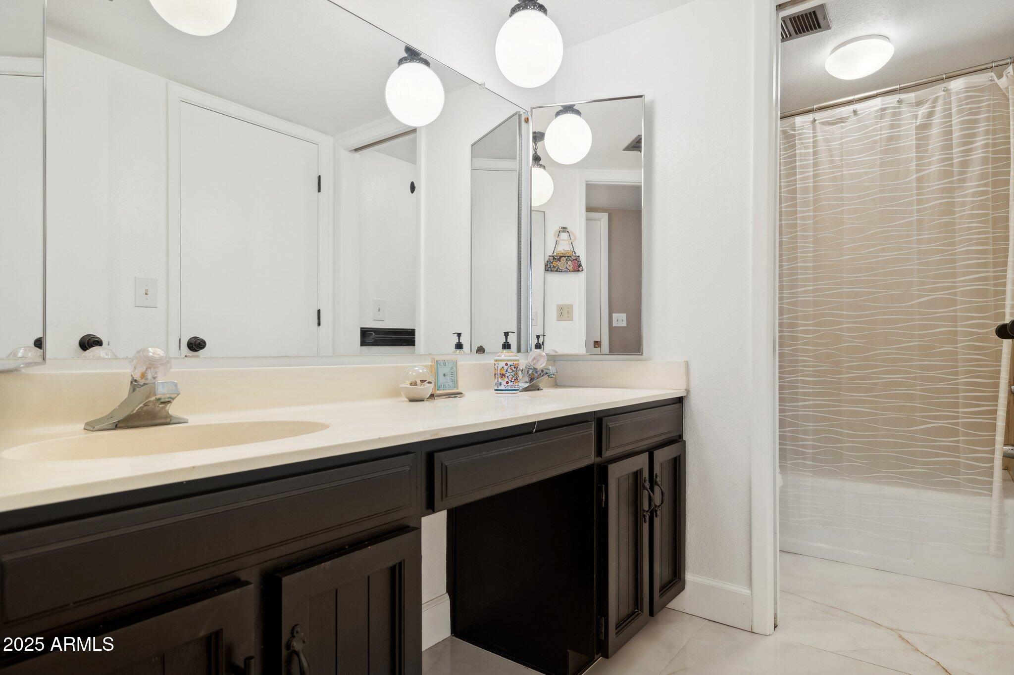 610 E MONTEBELLO Avenue 41