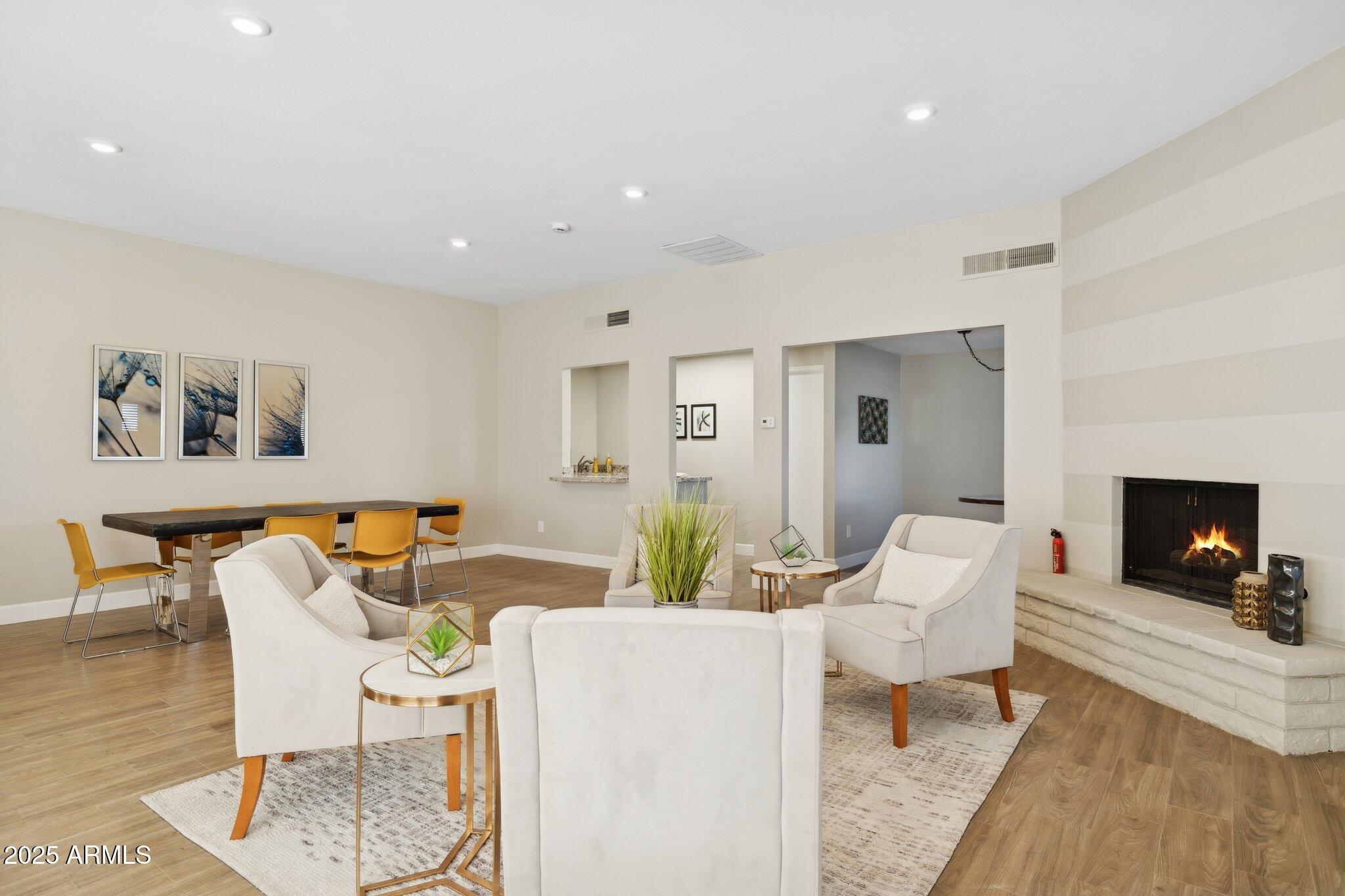 610 E MONTEBELLO Avenue 41