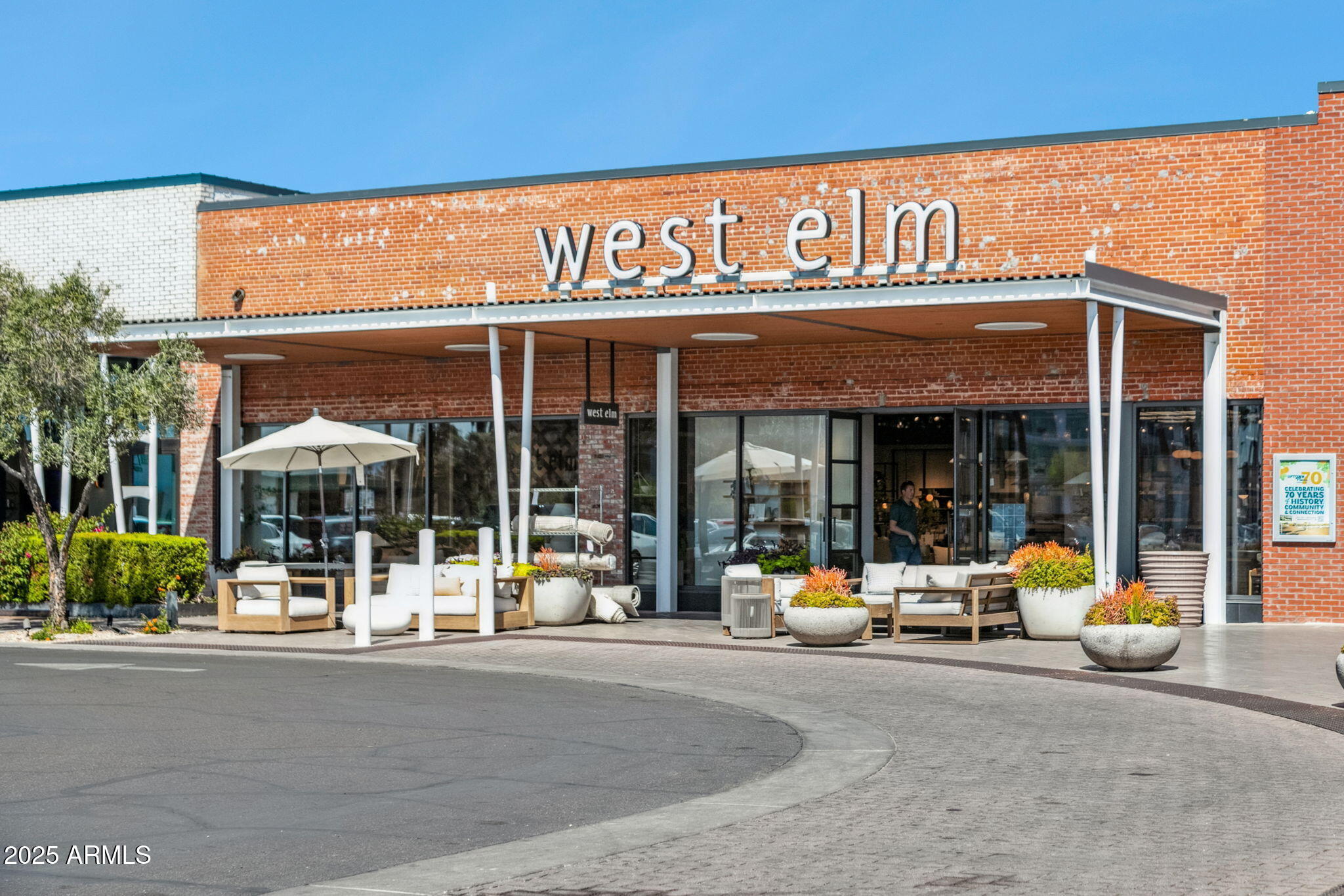 610 E MONTEBELLO Avenue 41