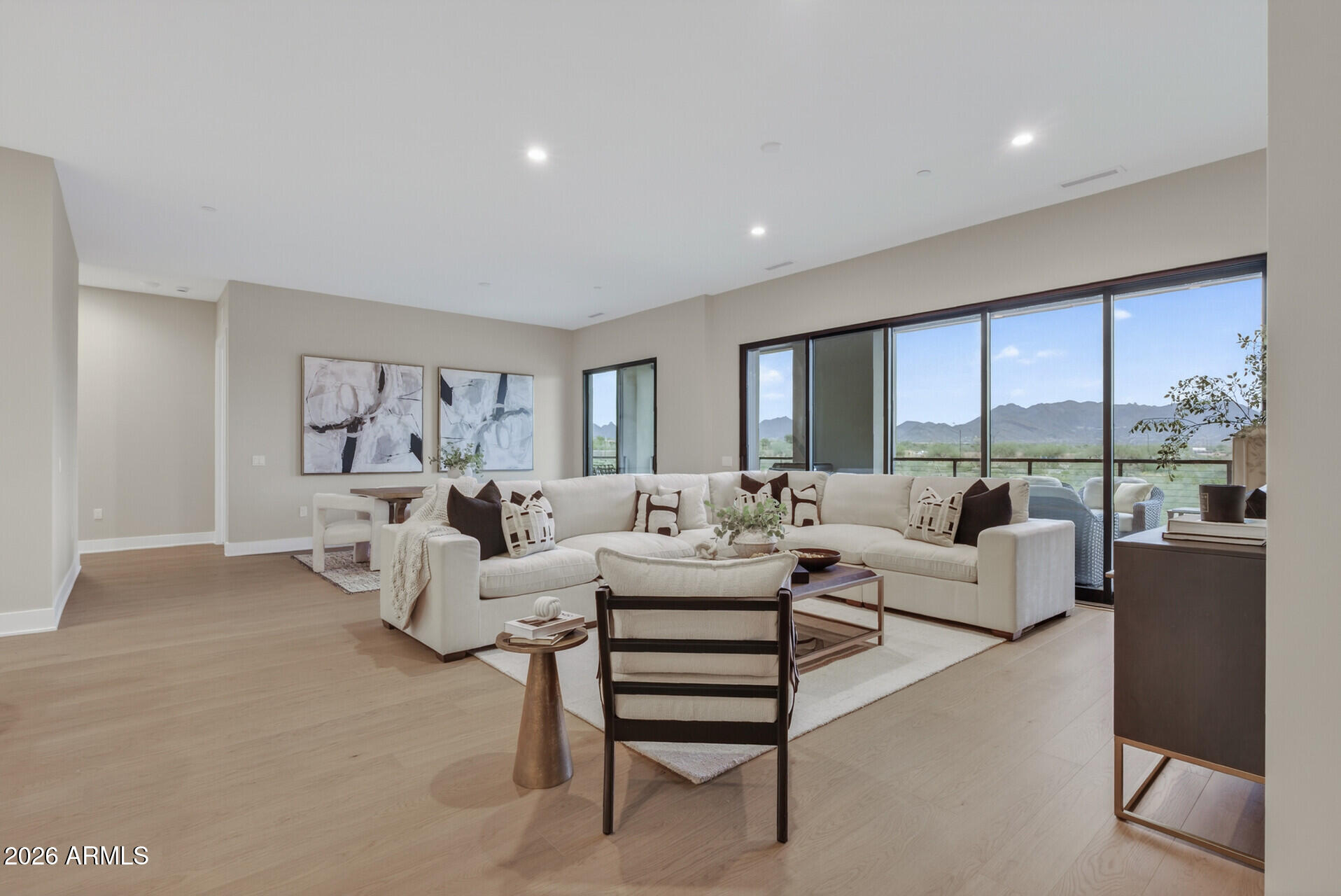 19355 N 73RD Way E2014