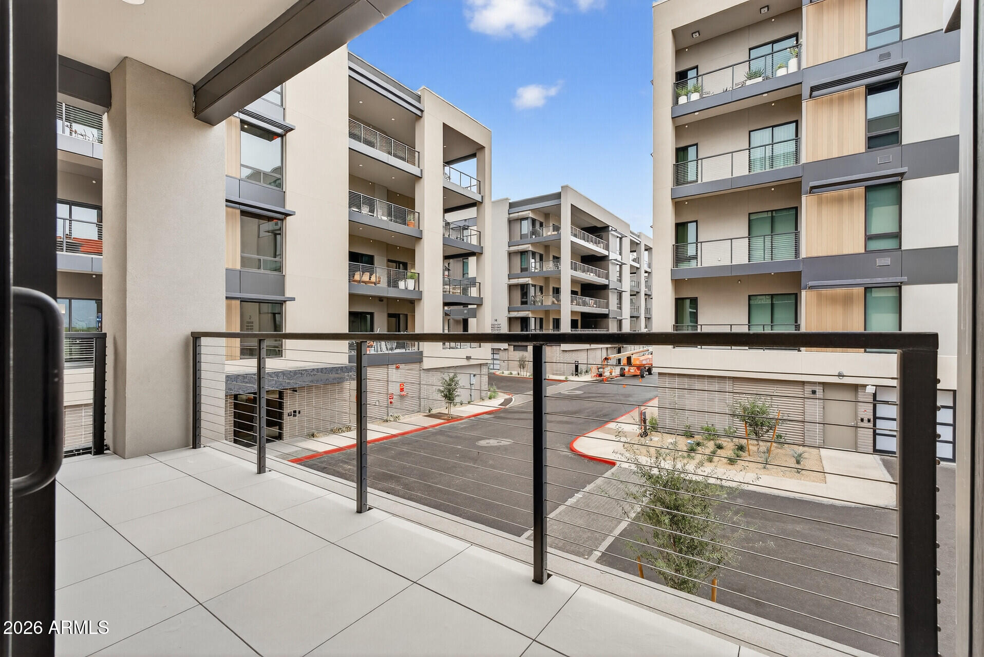 19355 N 73RD Way E2014