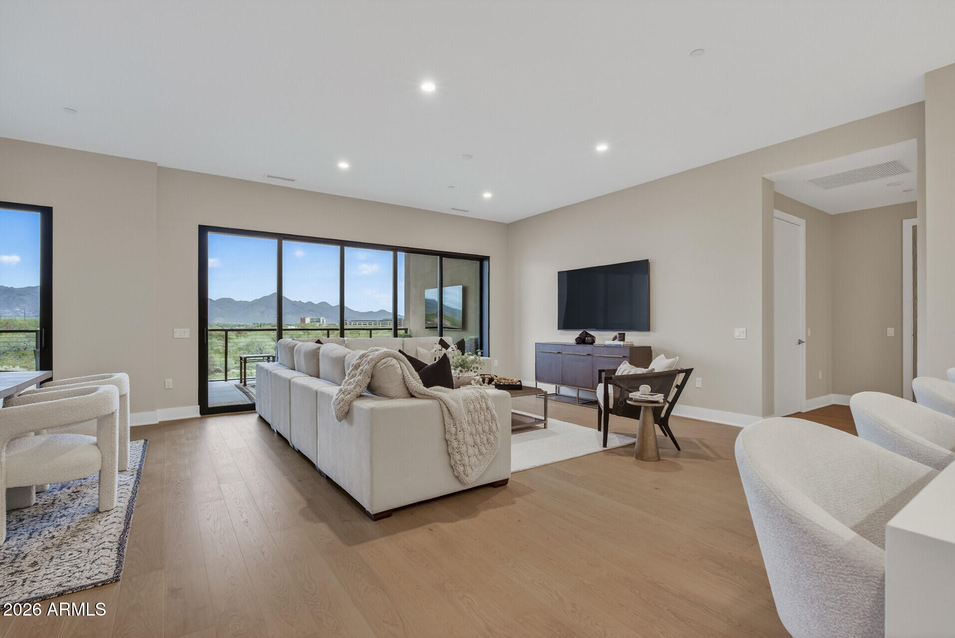 19355 N 73RD Way E2014