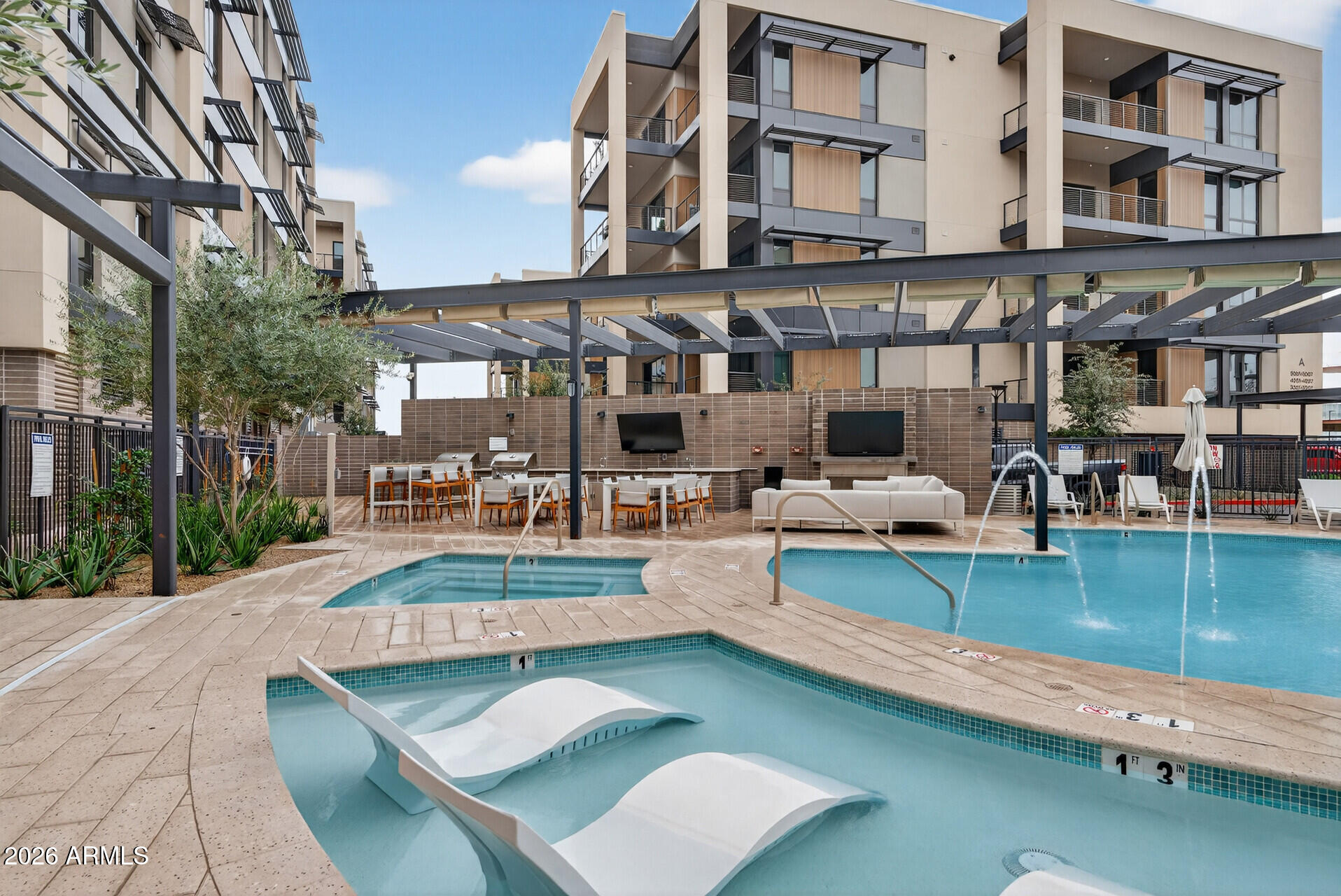 19355 N 73RD Way E2014