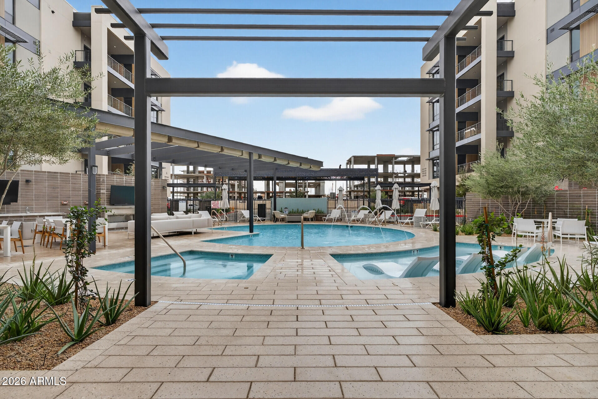 19355 N 73RD Way E2014