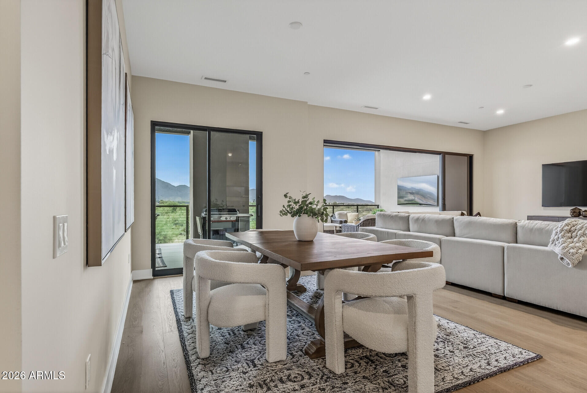 19355 N 73RD Way E2014