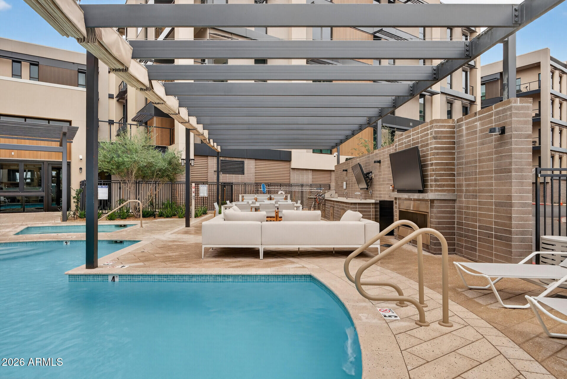 19355 N 73RD Way E2014