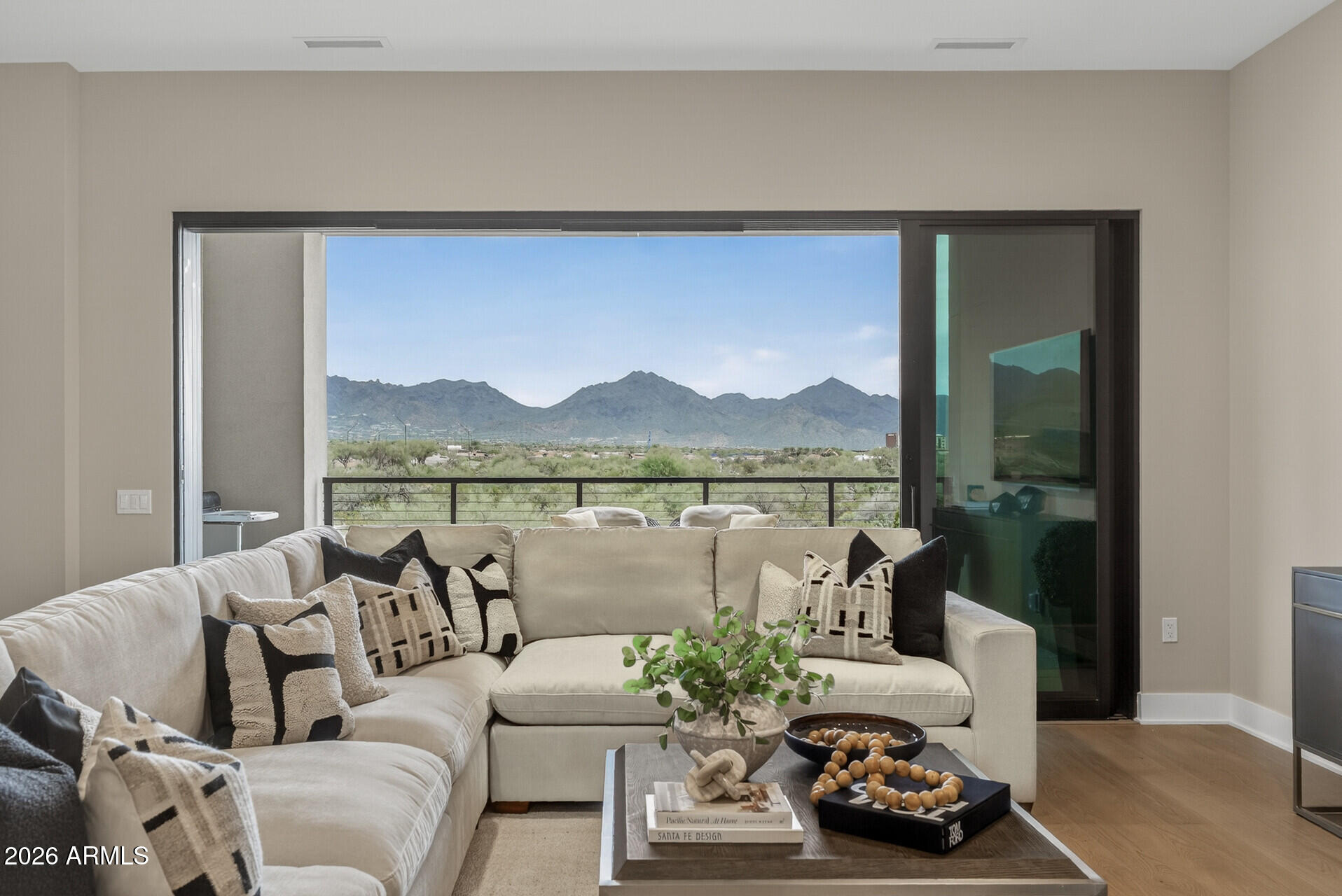 19355 N 73RD Way E2014