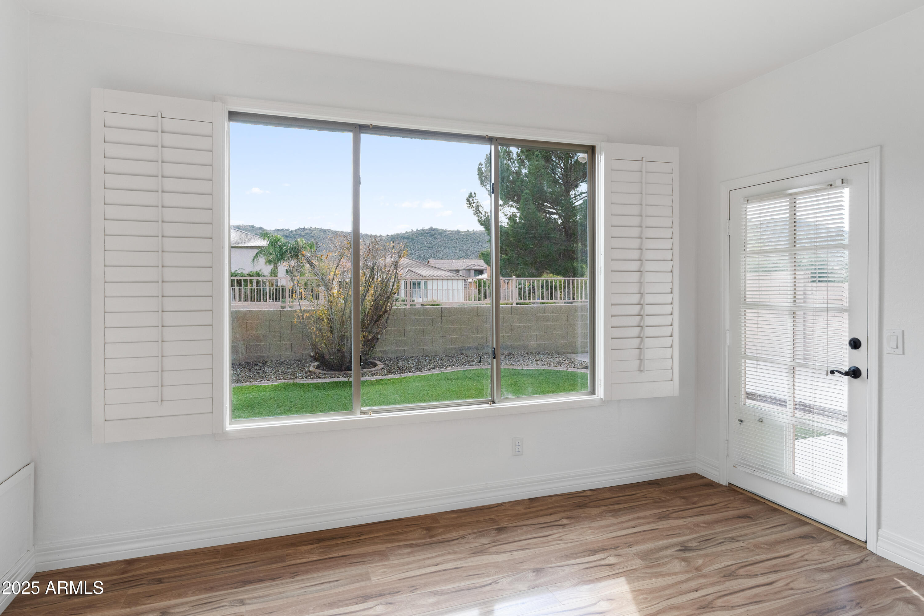 5929 W Park View Lane