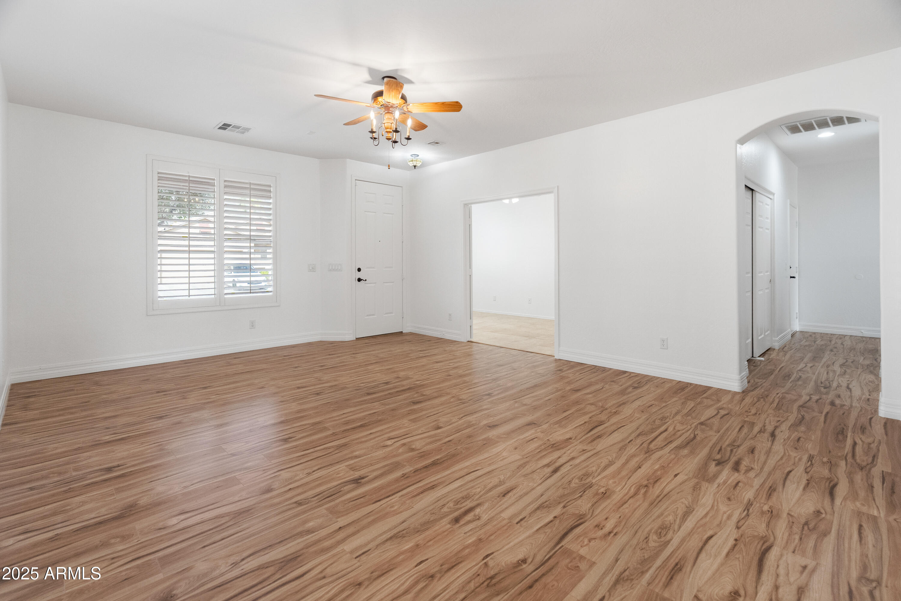 5929 W Park View Lane