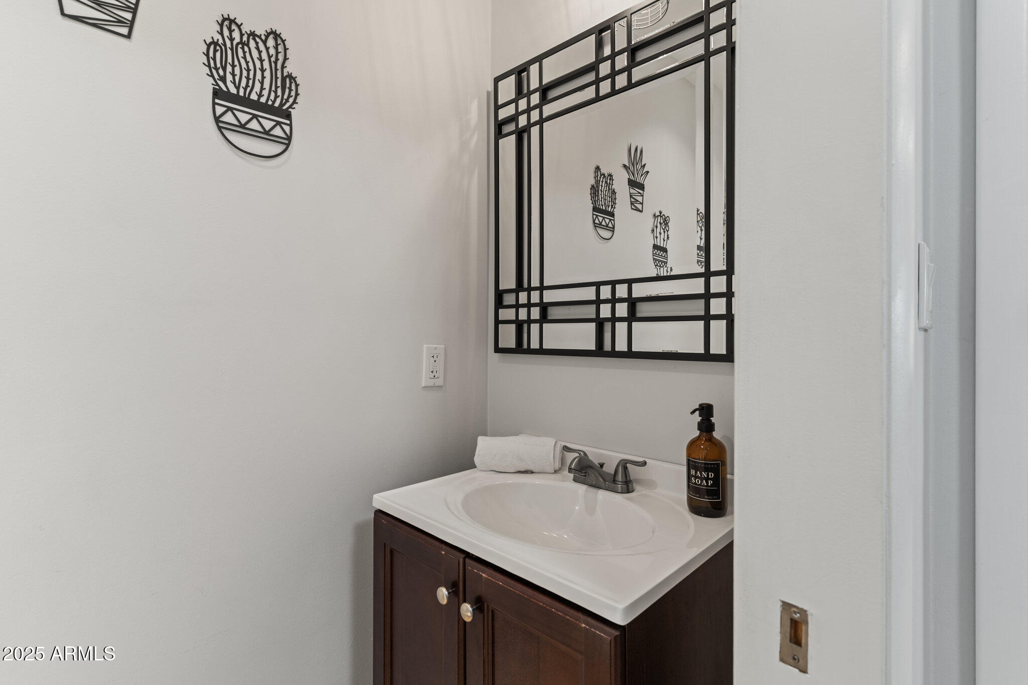 8507 E MONTECITO Avenue