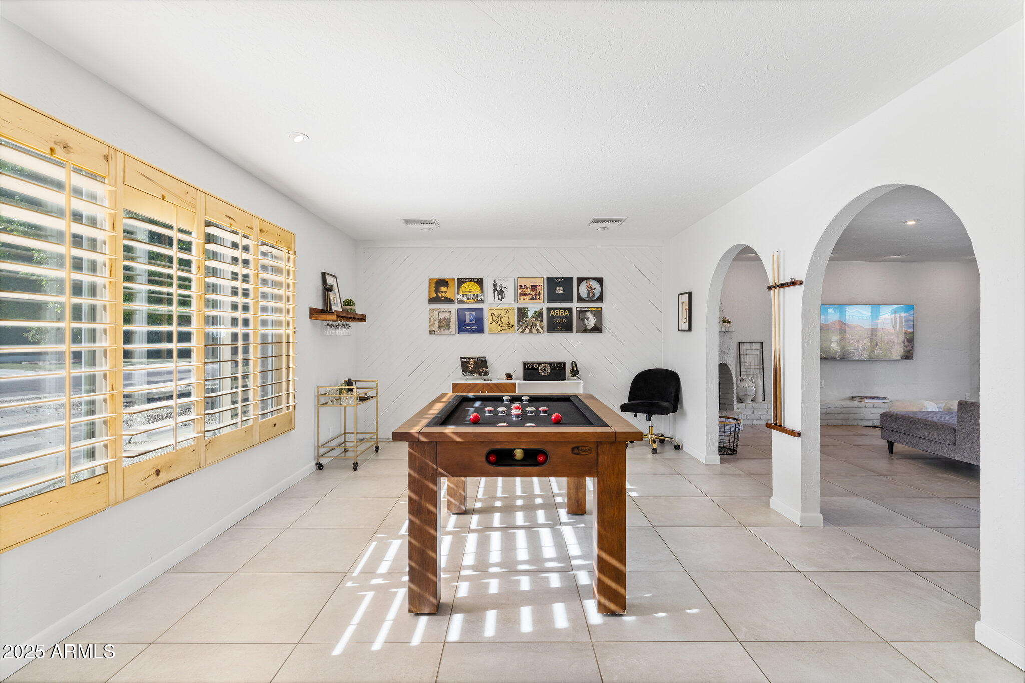 8450 E MONTECITO Avenue