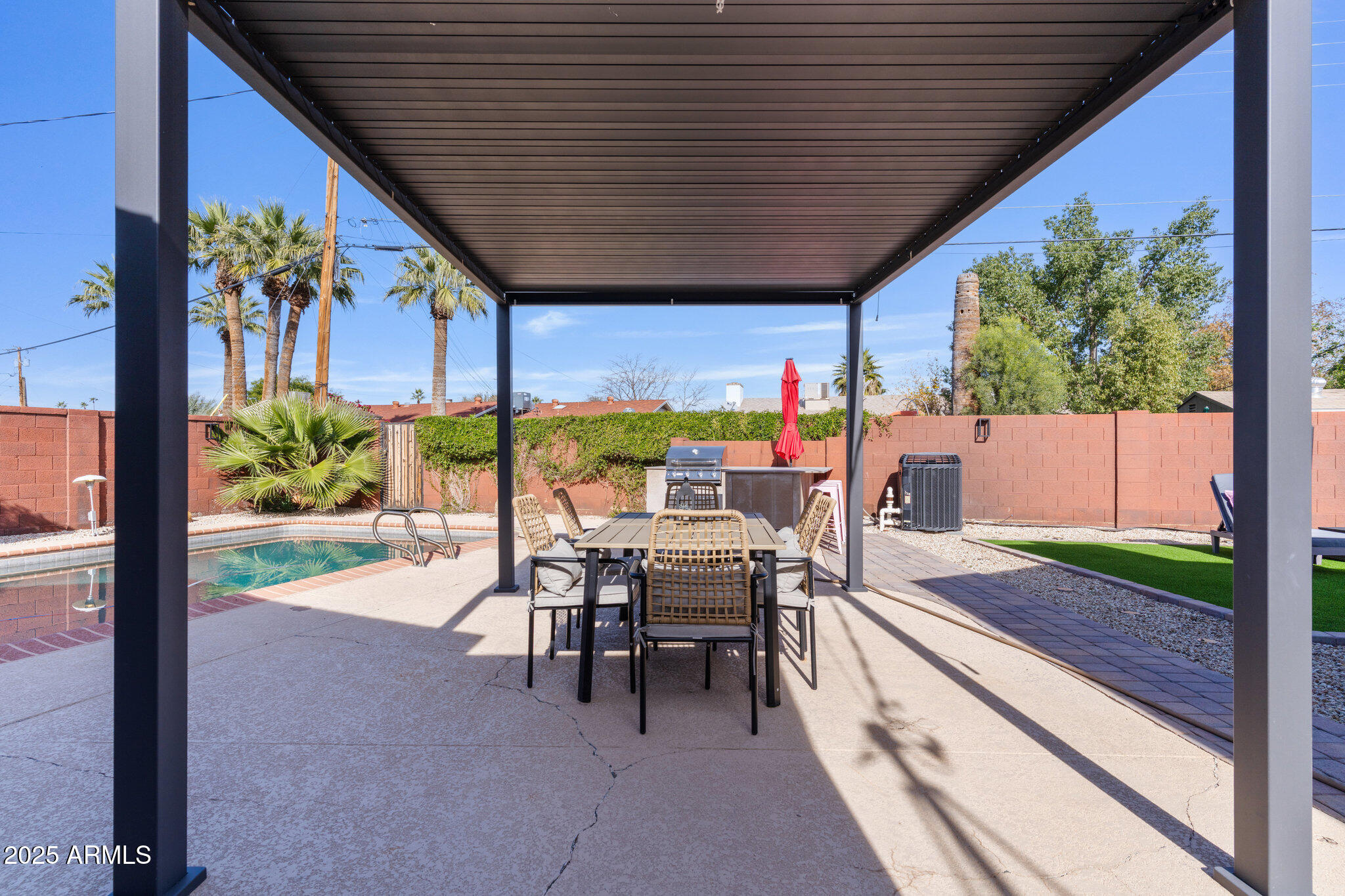 8450 E MONTECITO Avenue