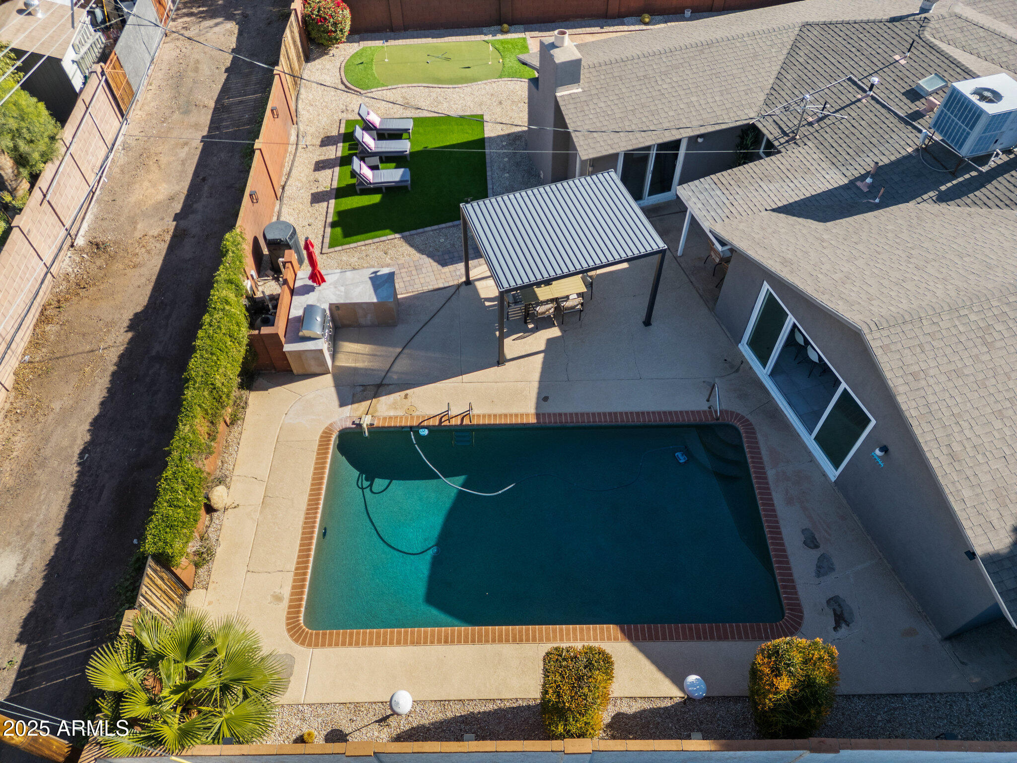 8450 E MONTECITO Avenue