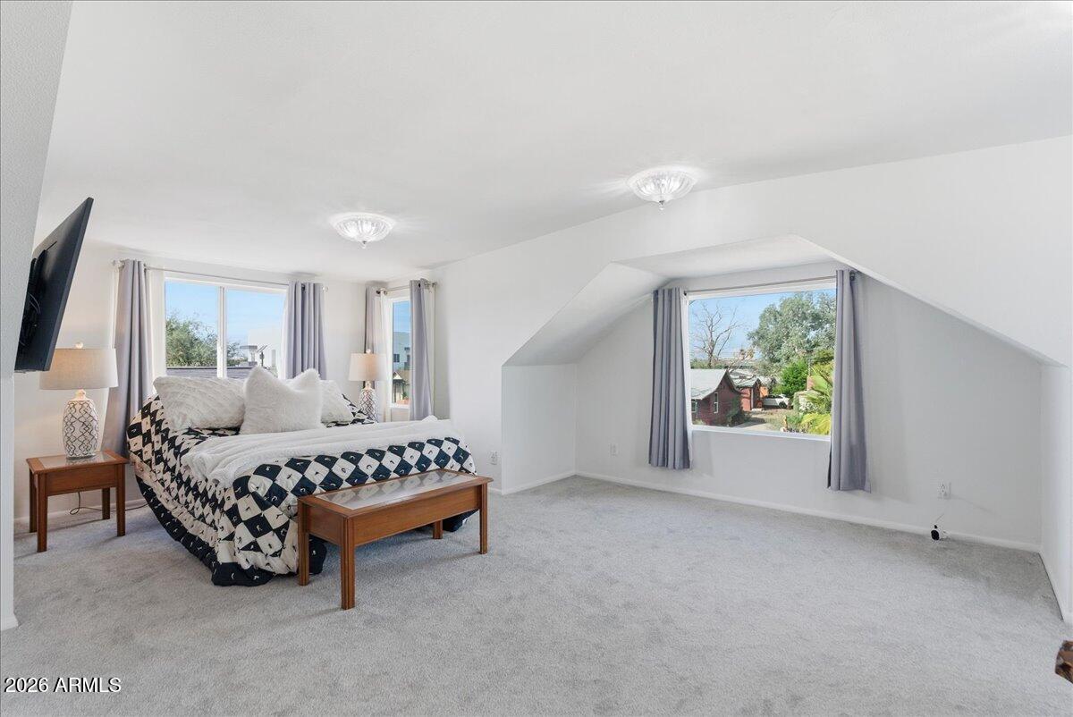 1521 W GARFIELD Street