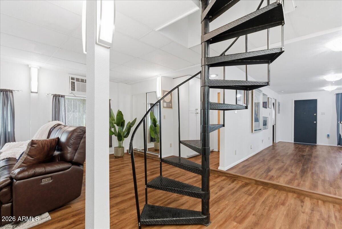 1521 W GARFIELD Street