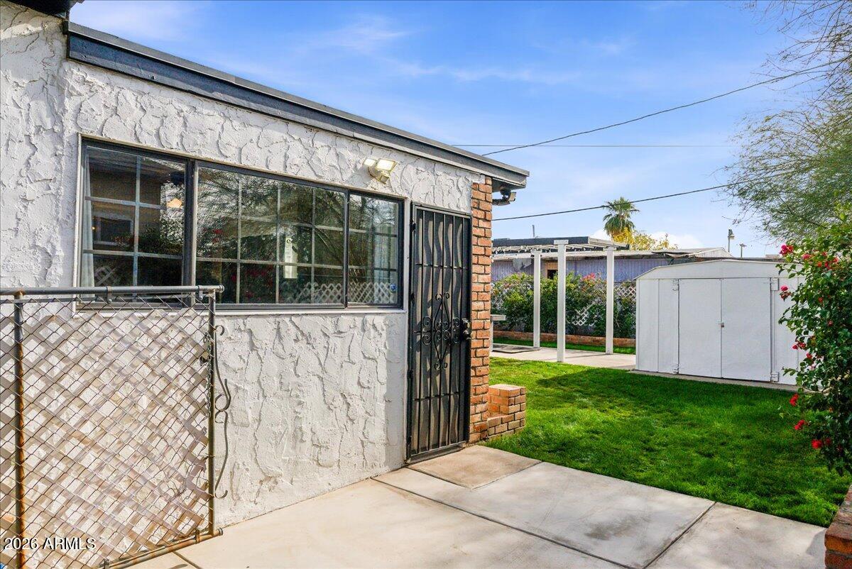 1521 W GARFIELD Street