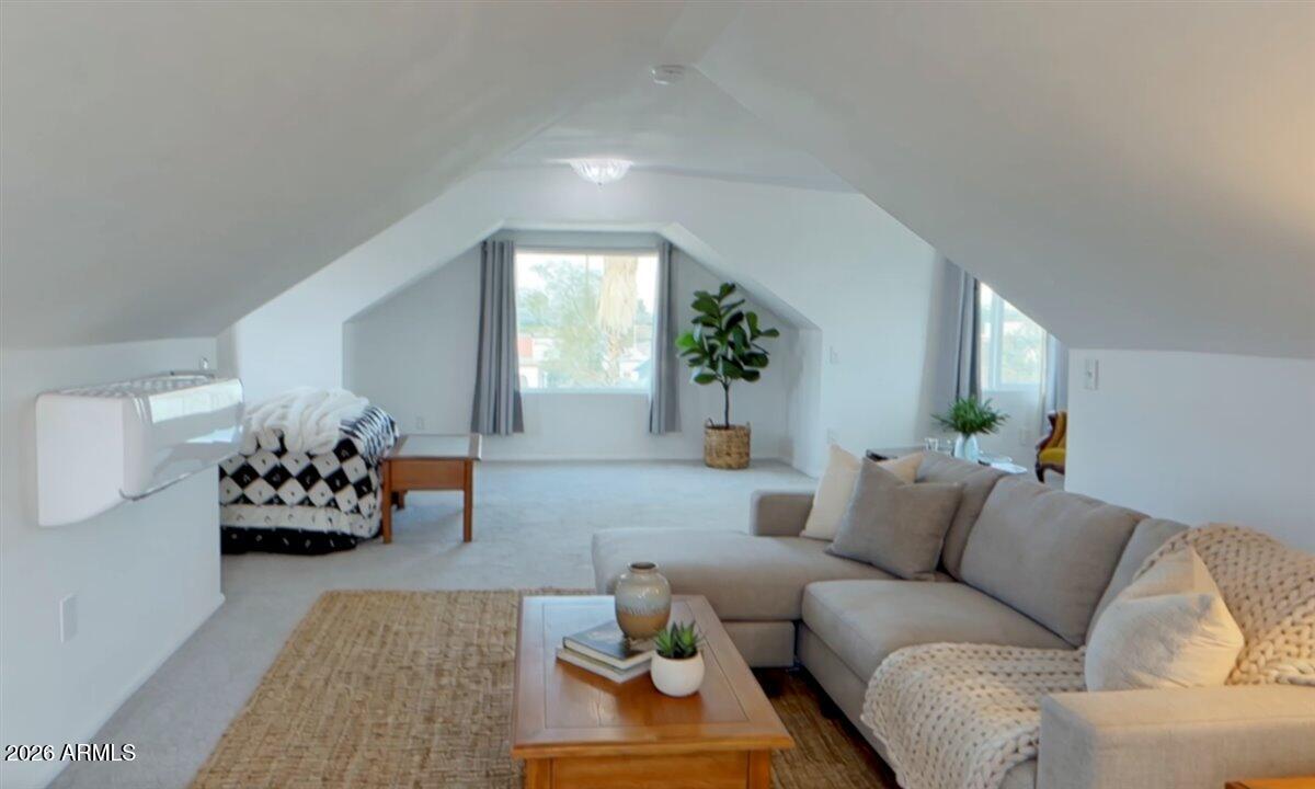 1521 W GARFIELD Street