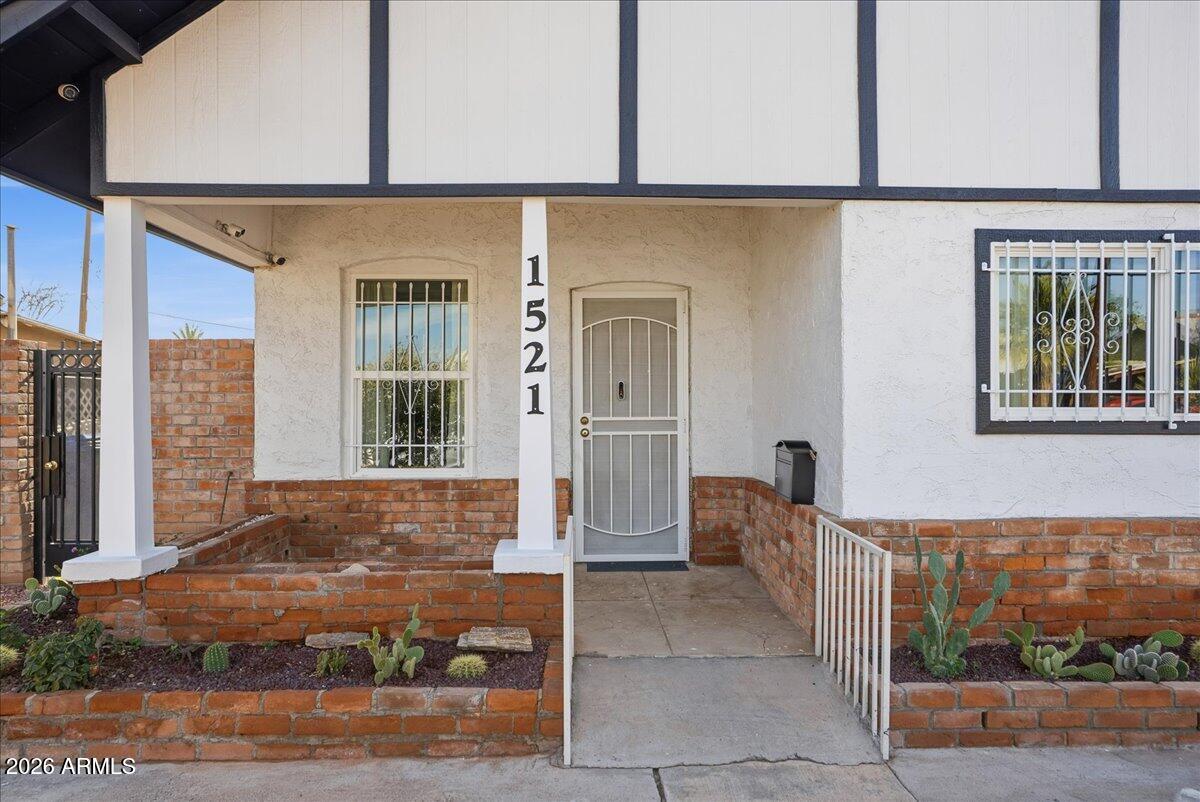 1521 W GARFIELD Street