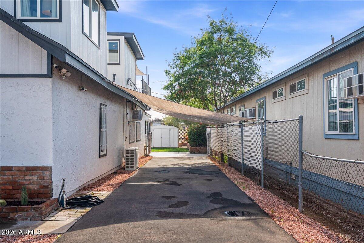 1521 W GARFIELD Street