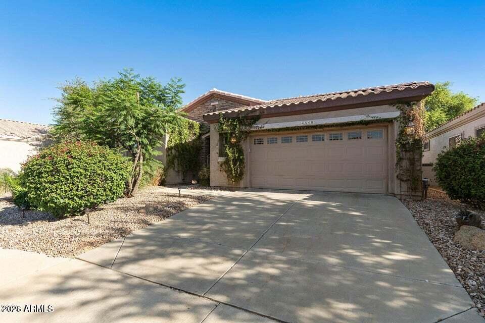 4548 E NIGHTINGALE Lane