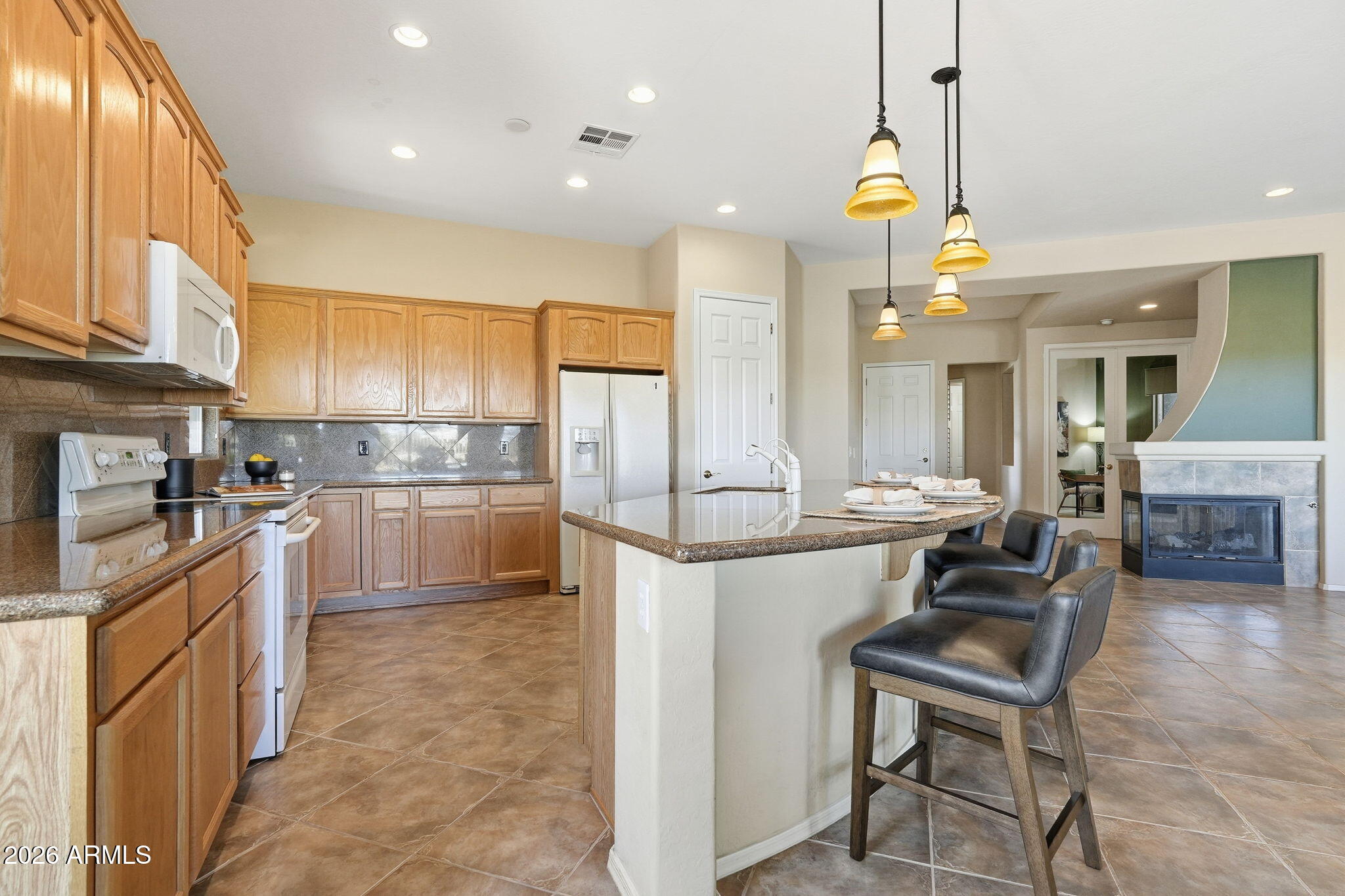 4548 E NIGHTINGALE Lane