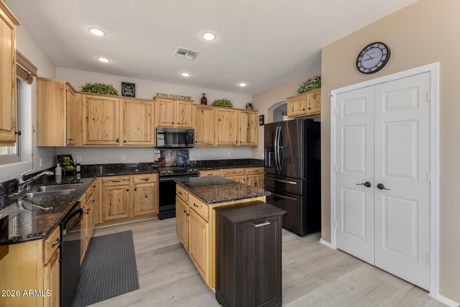 4107 S HACKBERRY Trail
