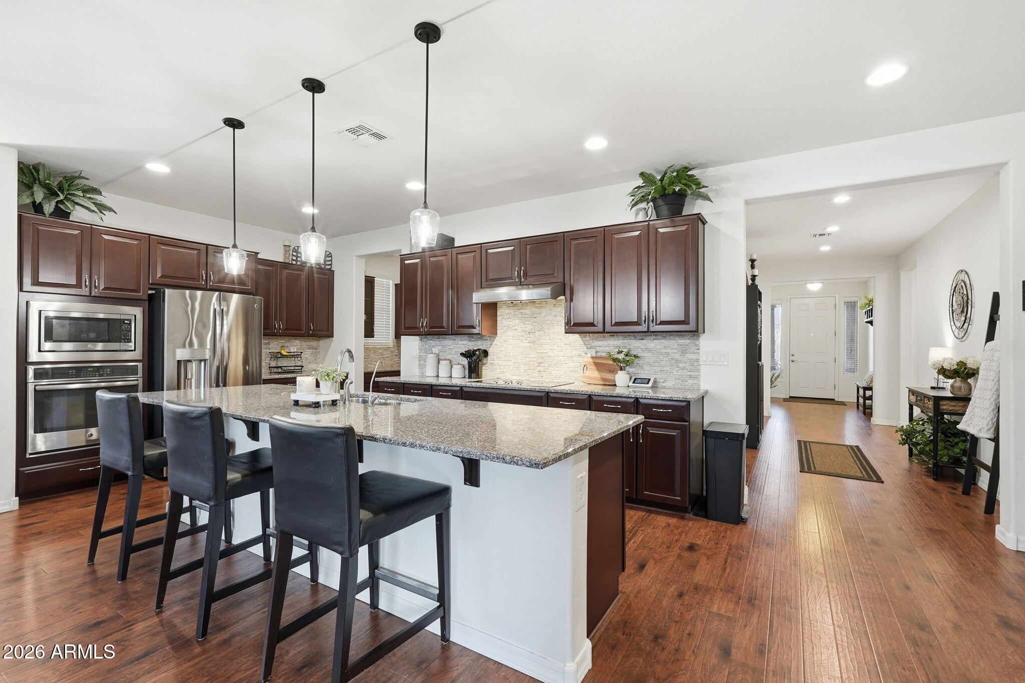 867 W DESERT GLEN Drive