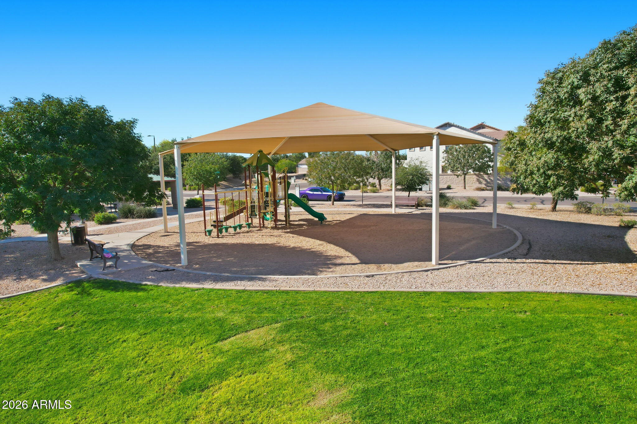 867 W DESERT GLEN Drive