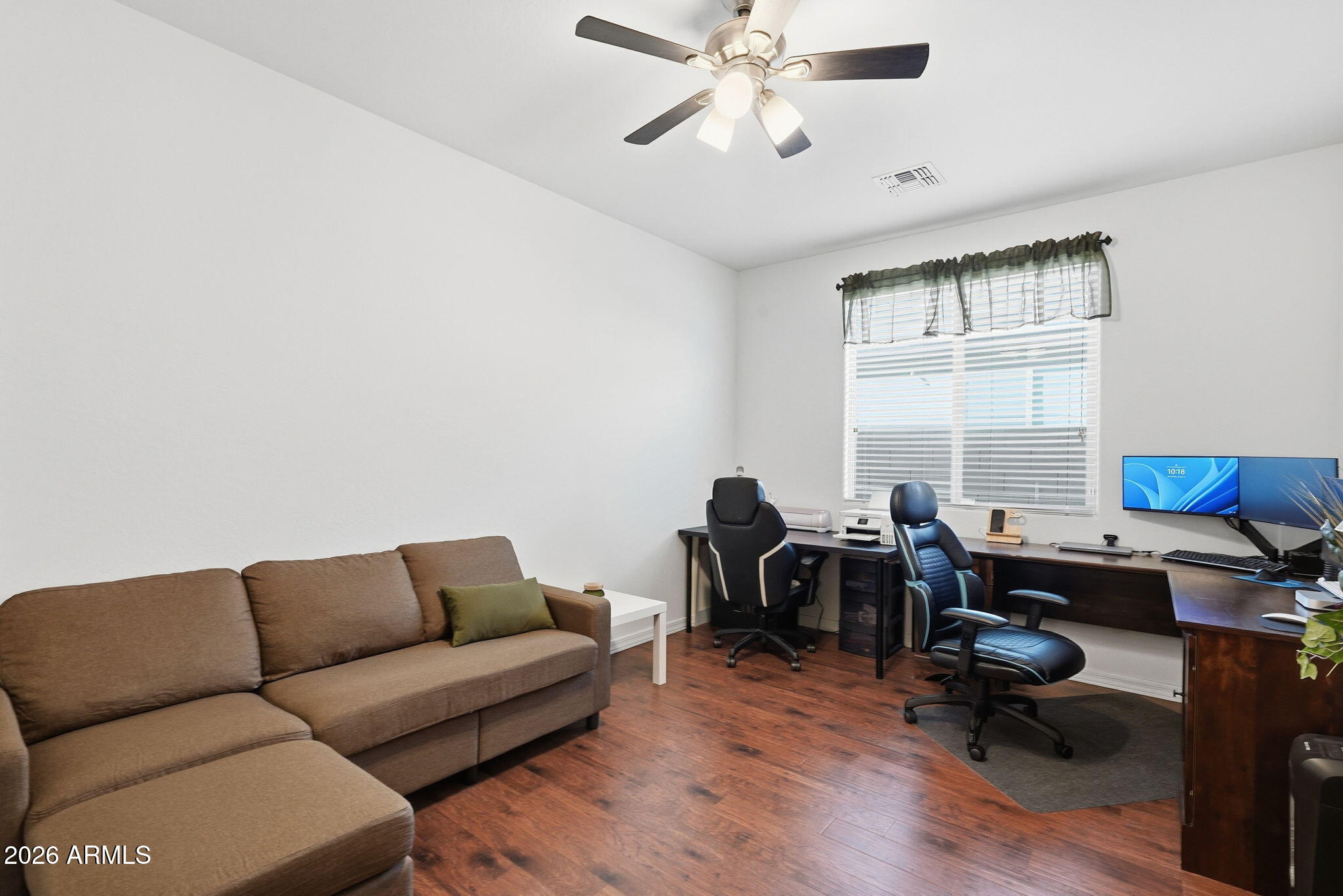 867 W DESERT GLEN Drive