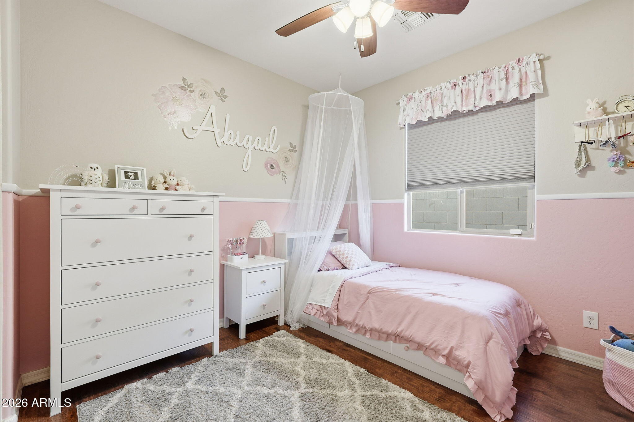 867 W DESERT GLEN Drive