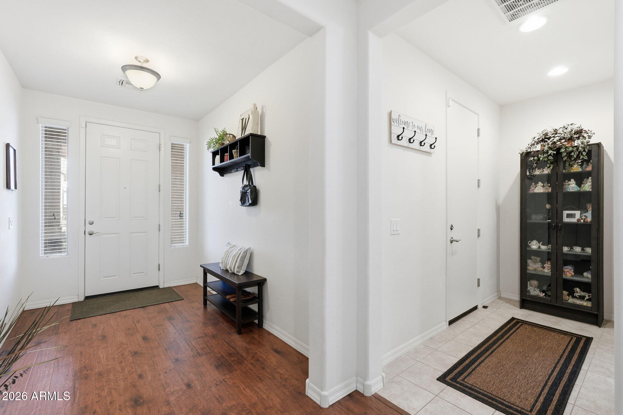 867 W DESERT GLEN Drive