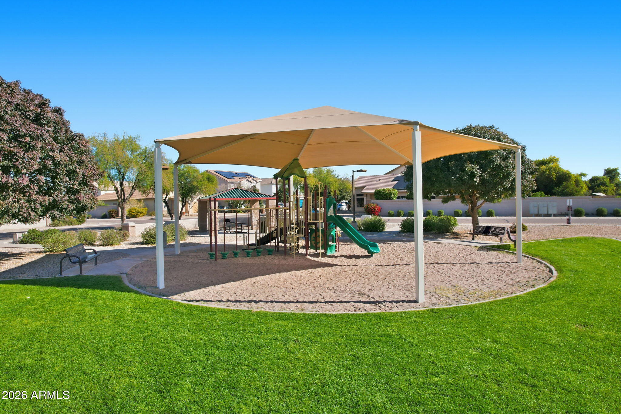 867 W DESERT GLEN Drive