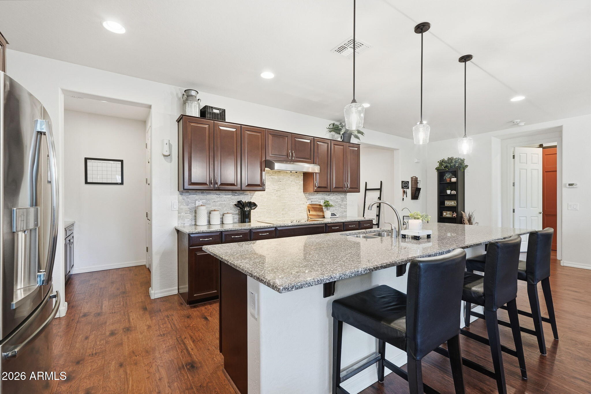 867 W DESERT GLEN Drive