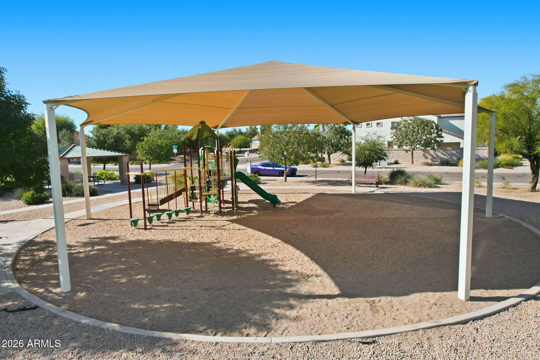 867 W DESERT GLEN Drive