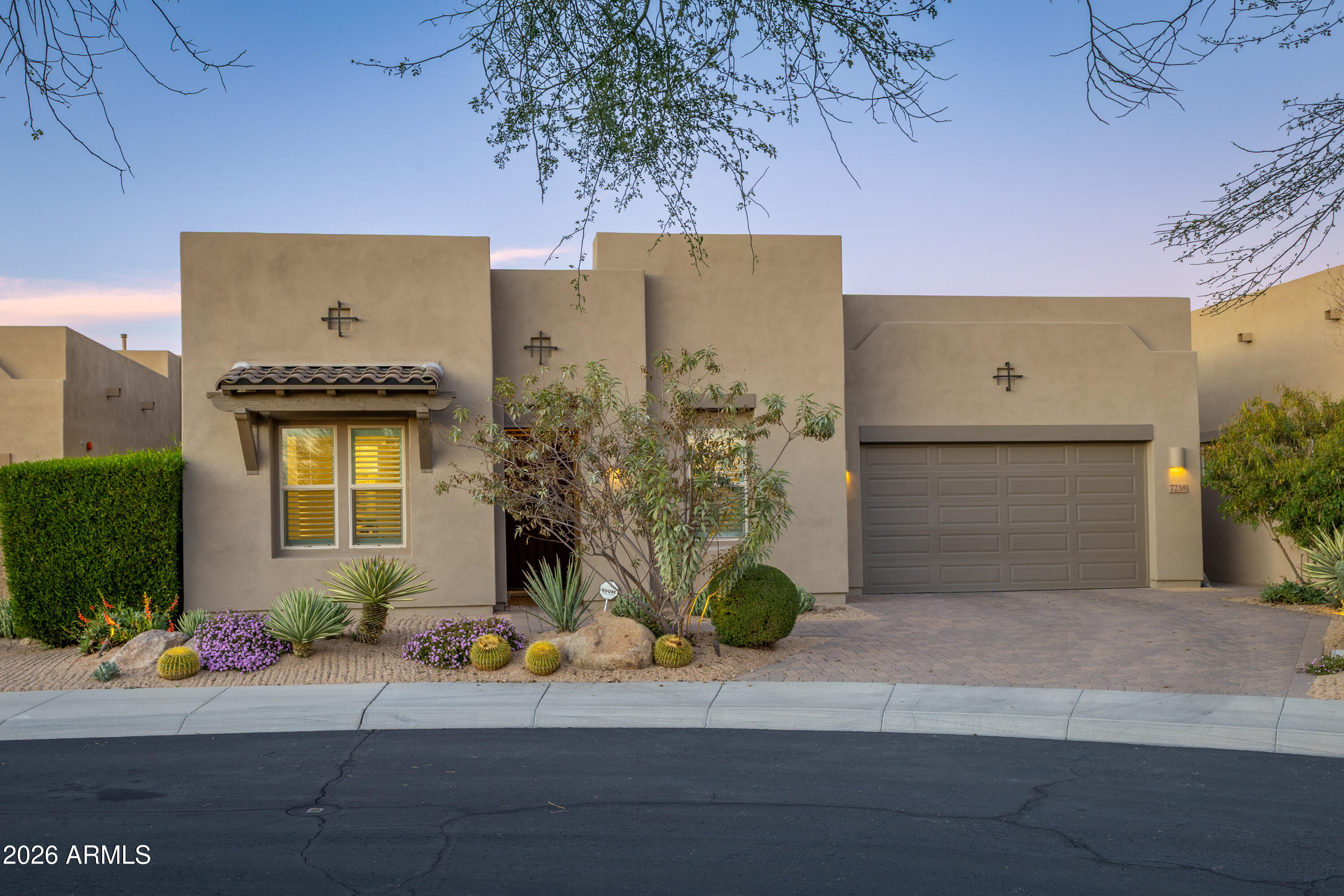 7238 E THORNTREE Drive