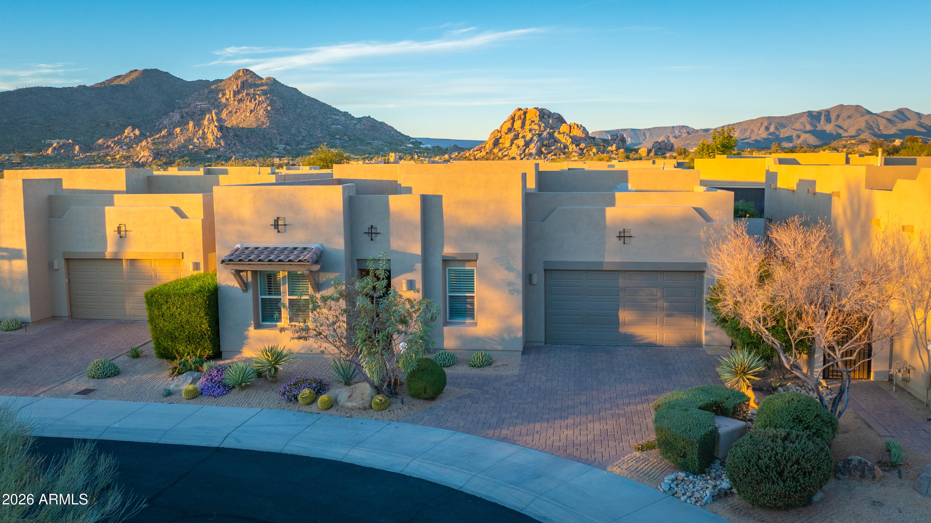 7238 E THORNTREE Drive
