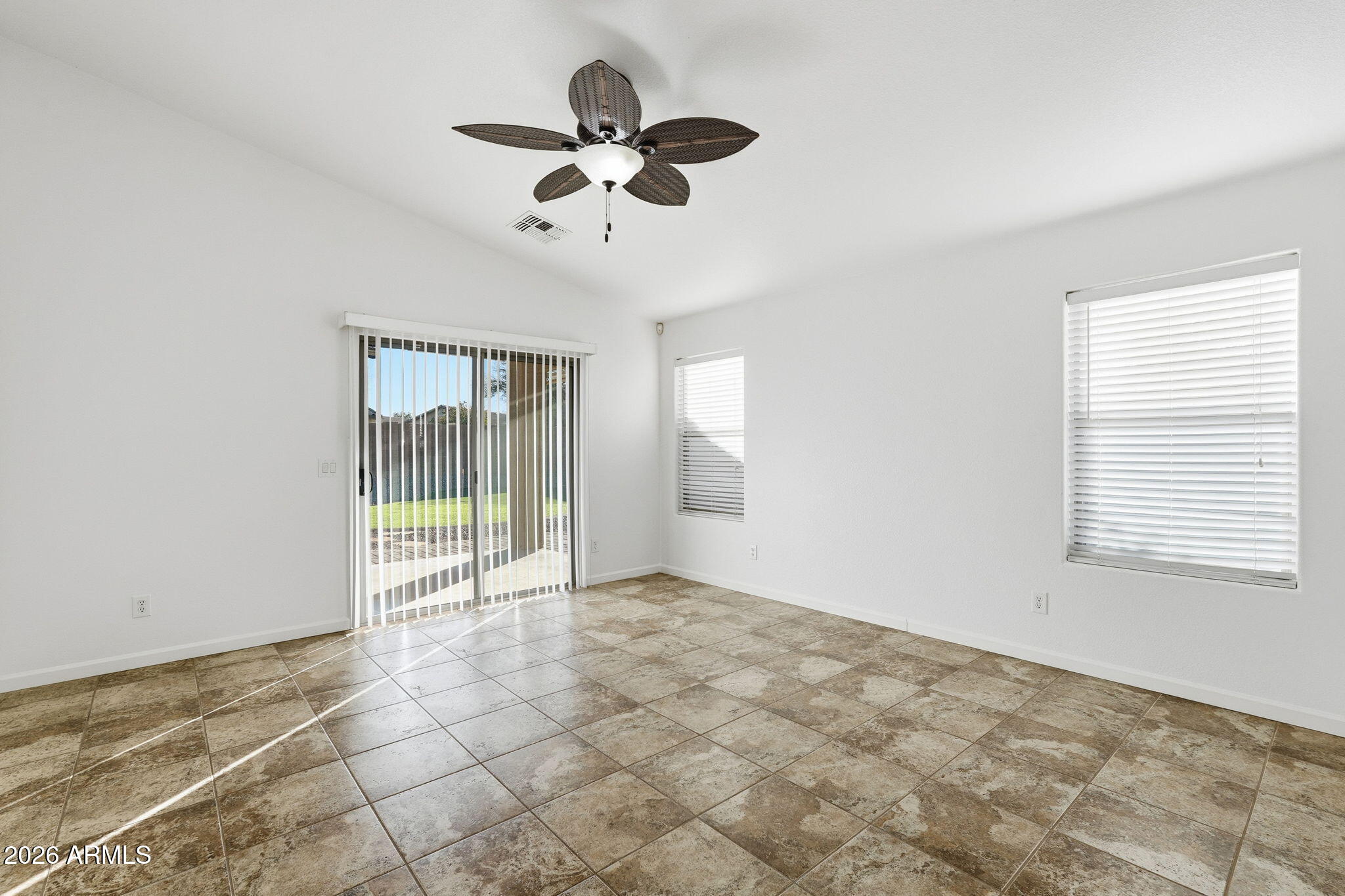 823 E MOUNTAIN VIEW Road