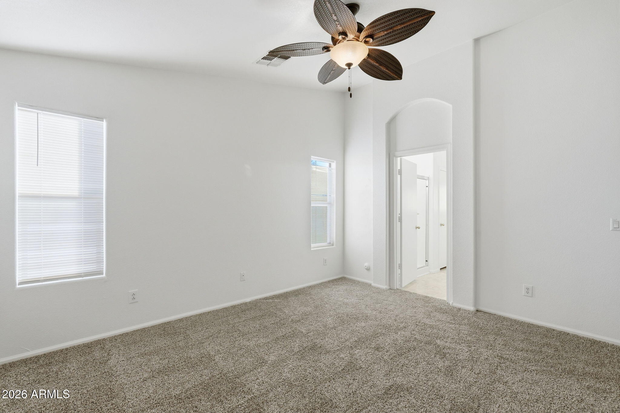 823 E MOUNTAIN VIEW Road