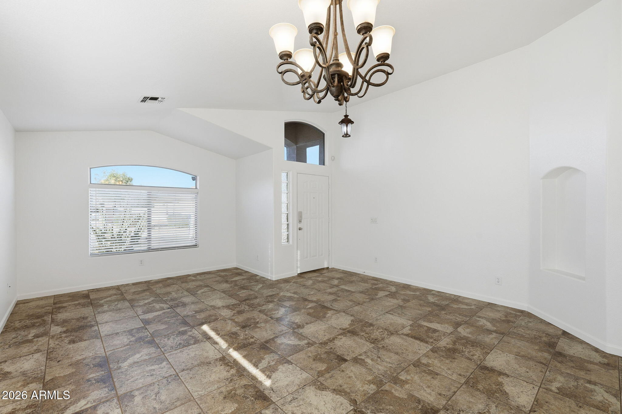 823 E MOUNTAIN VIEW Road