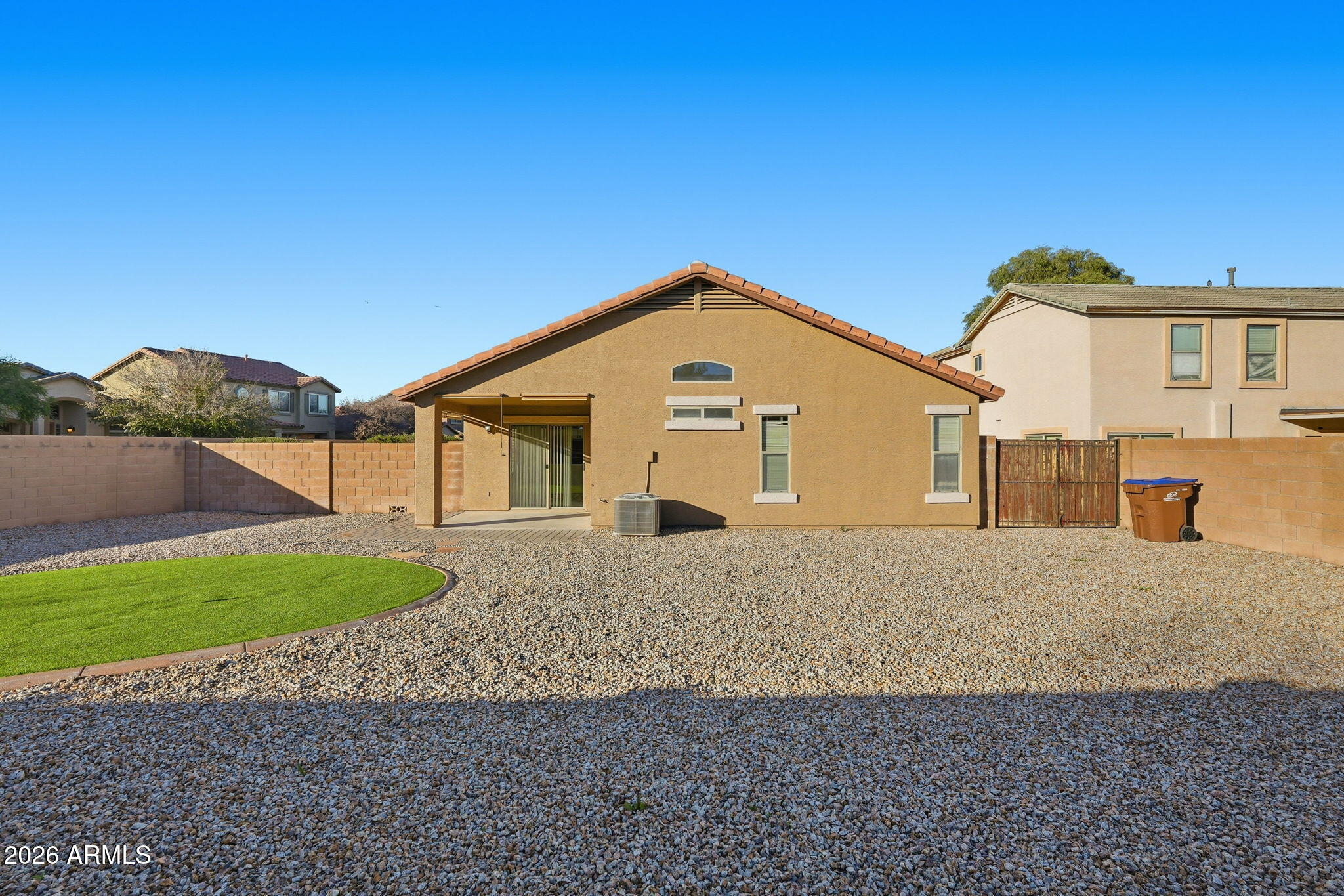 823 E MOUNTAIN VIEW Road