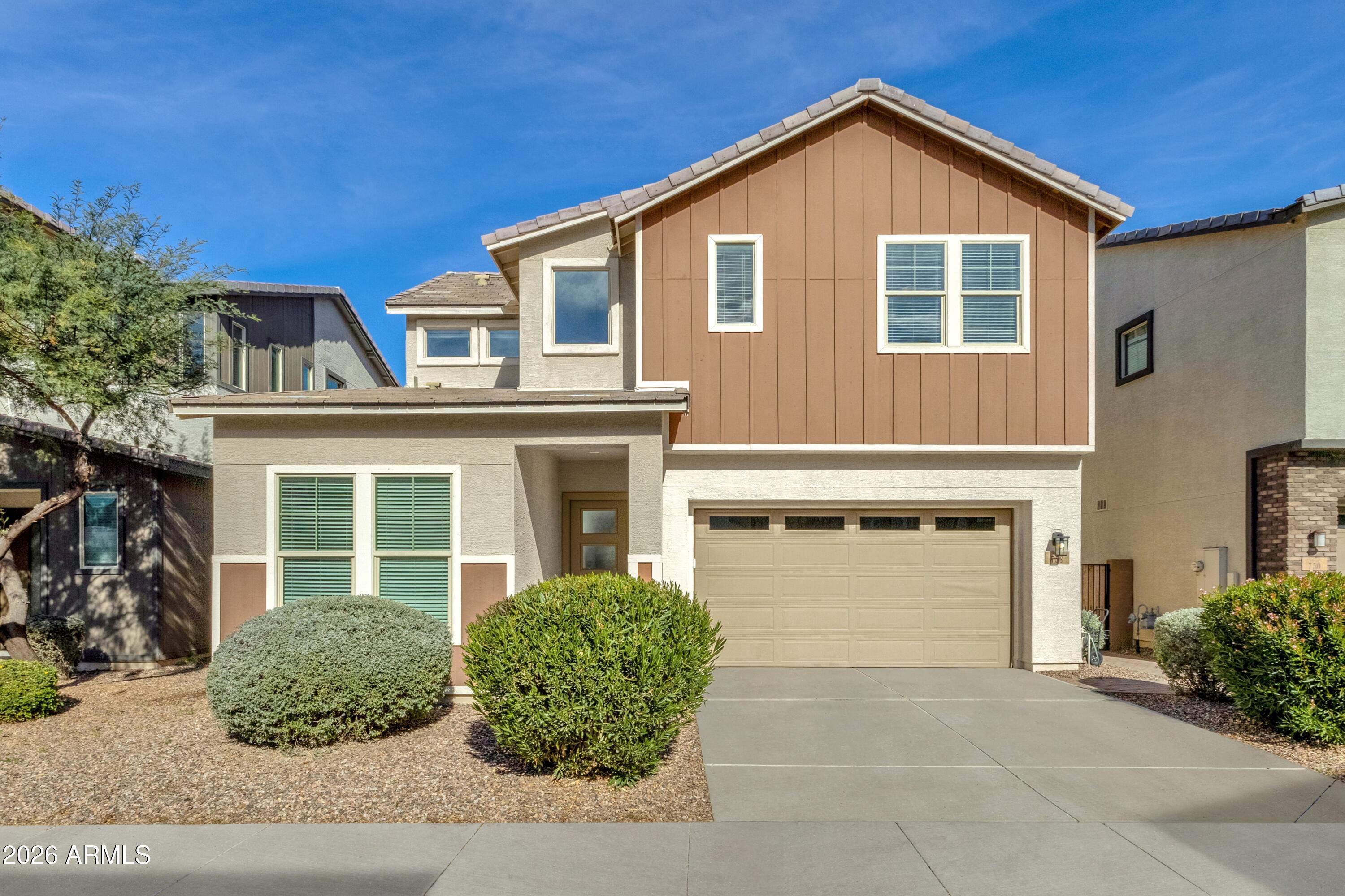 758 W WINCHESTER Drive