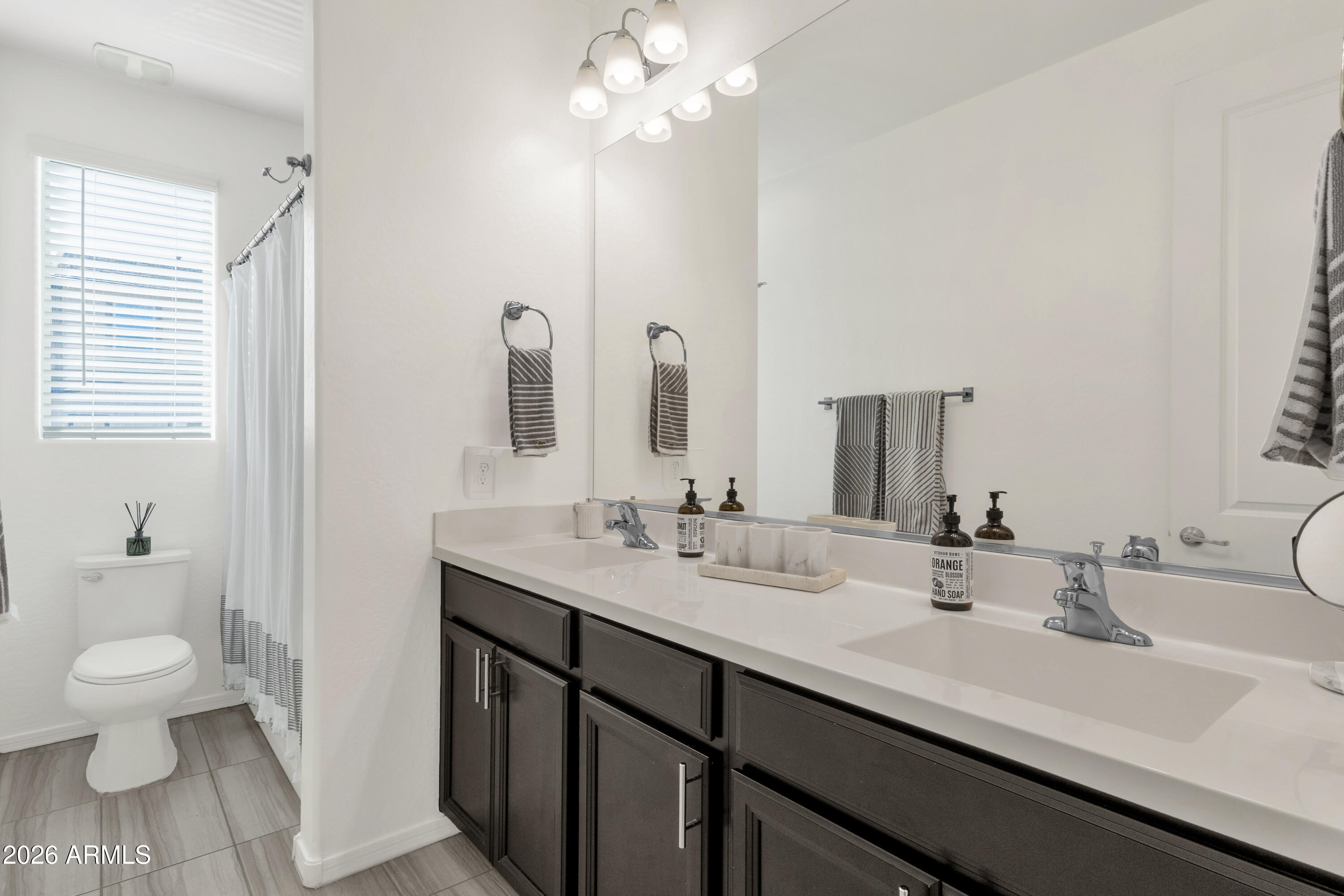 758 W WINCHESTER Drive