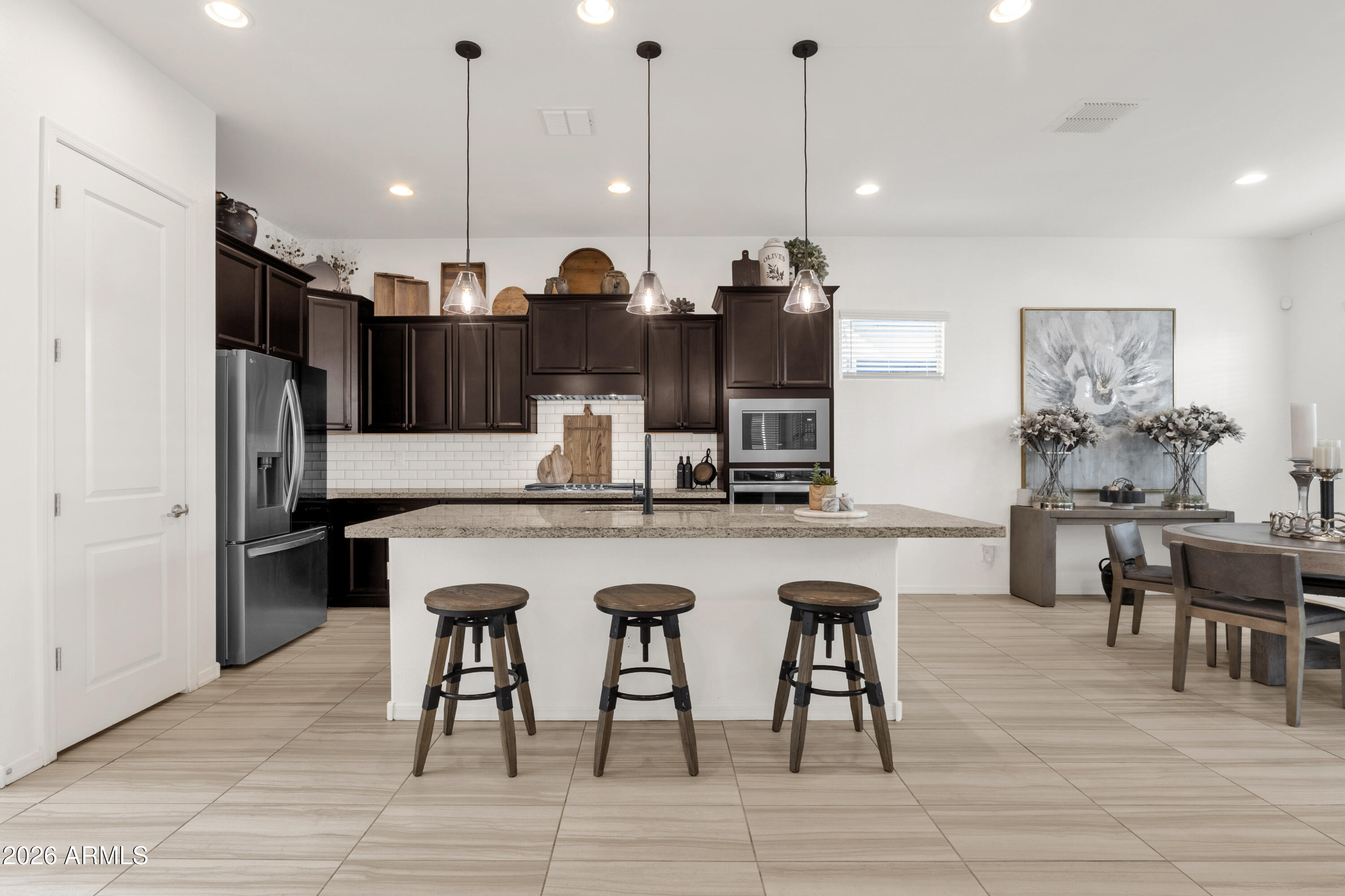 758 W WINCHESTER Drive