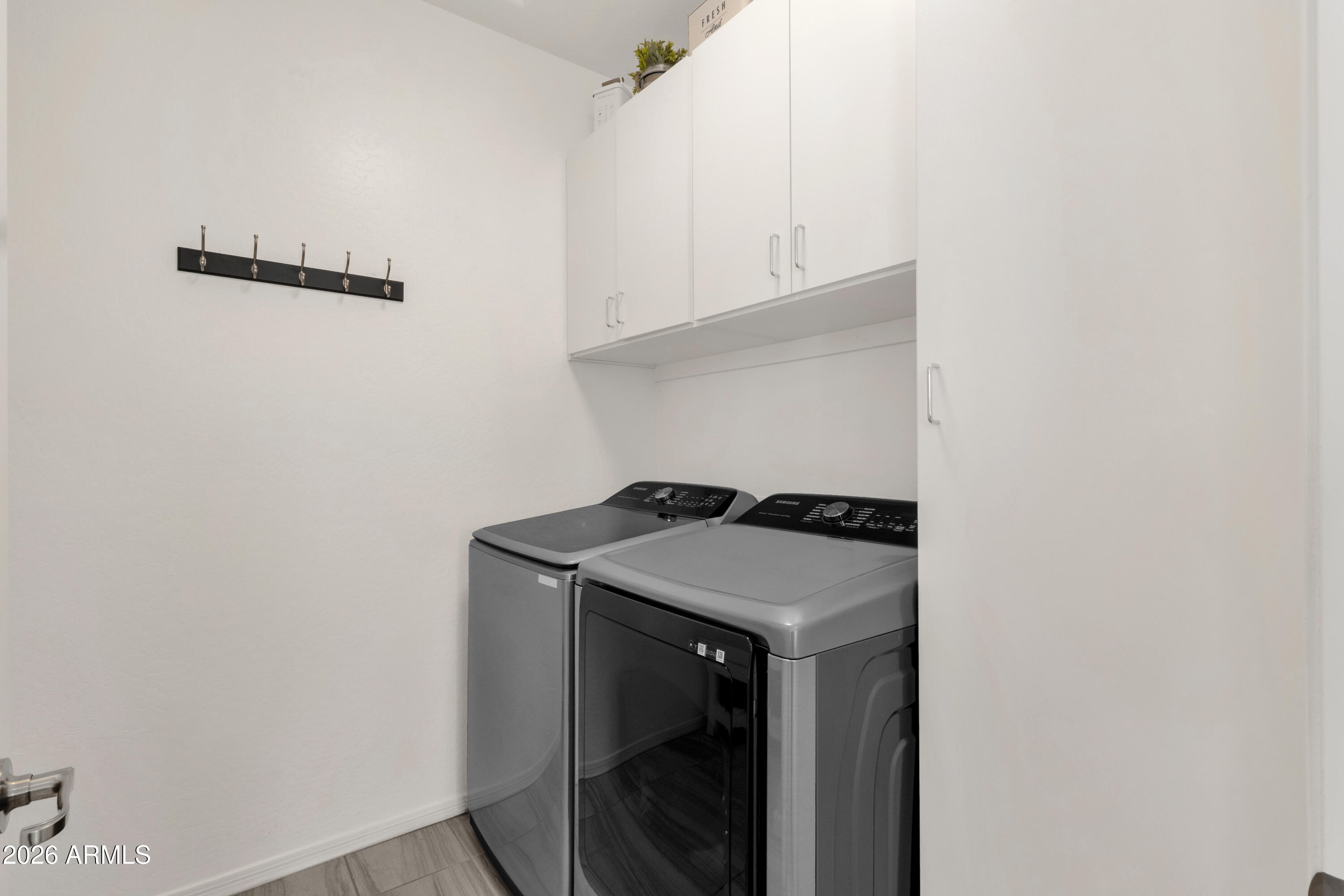 758 W WINCHESTER Drive