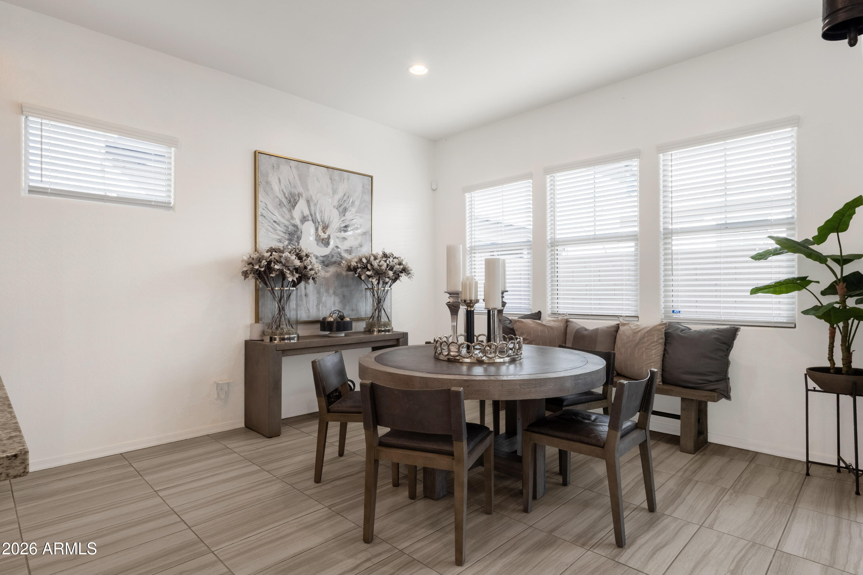 758 W WINCHESTER Drive