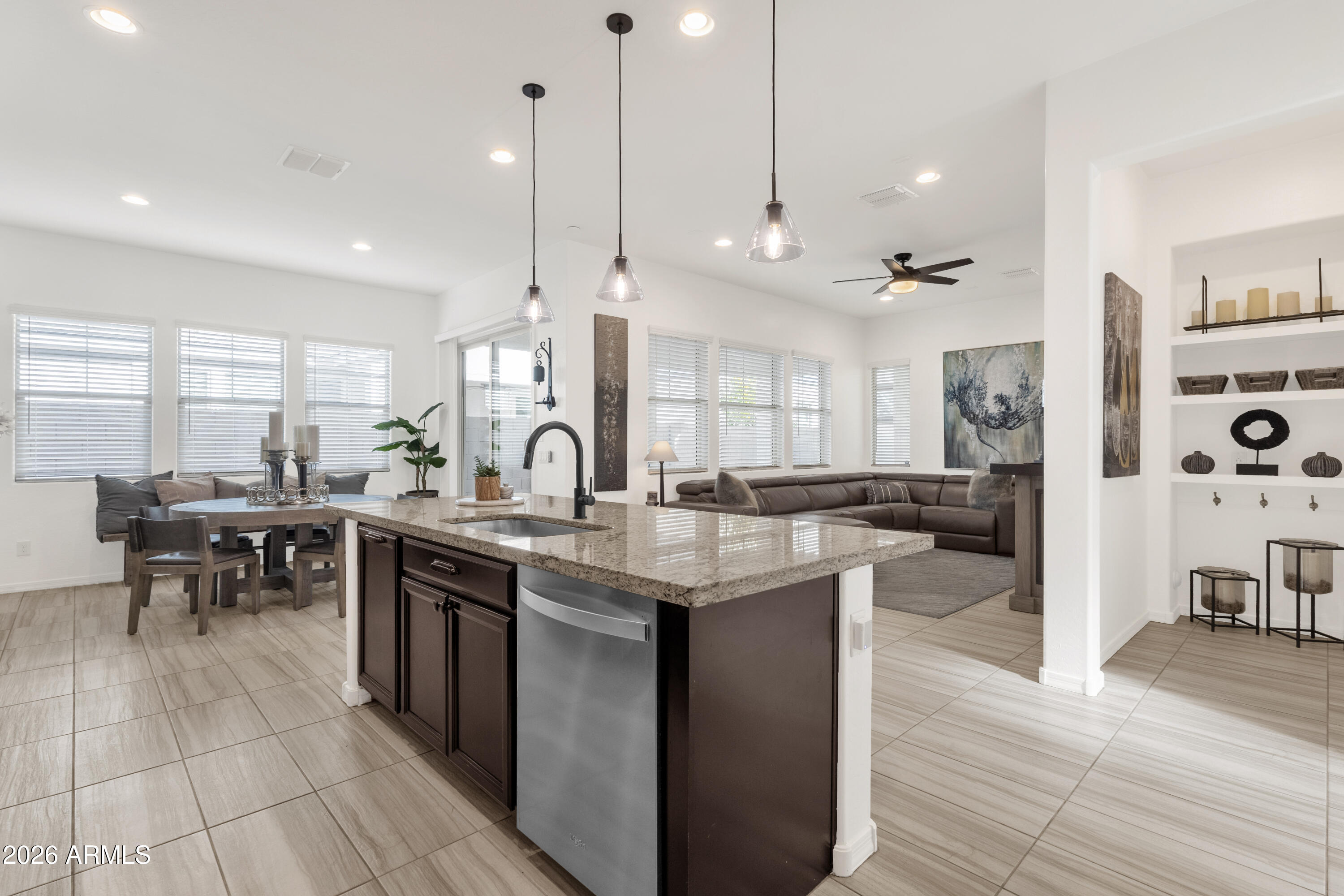 758 W WINCHESTER Drive