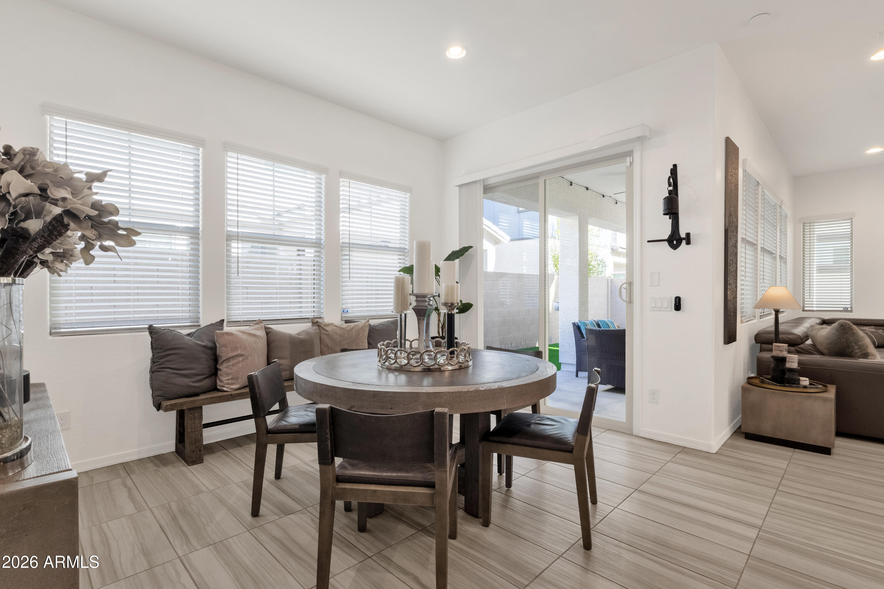 758 W WINCHESTER Drive