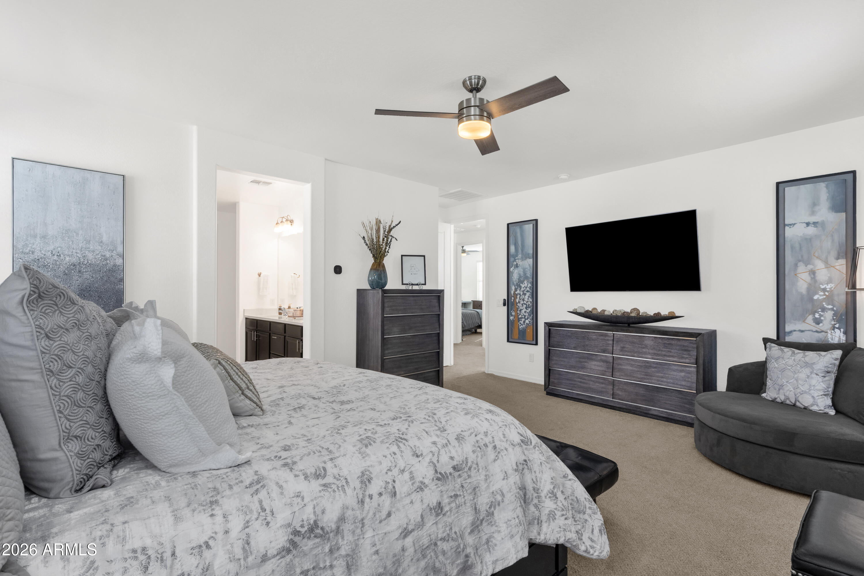 758 W WINCHESTER Drive