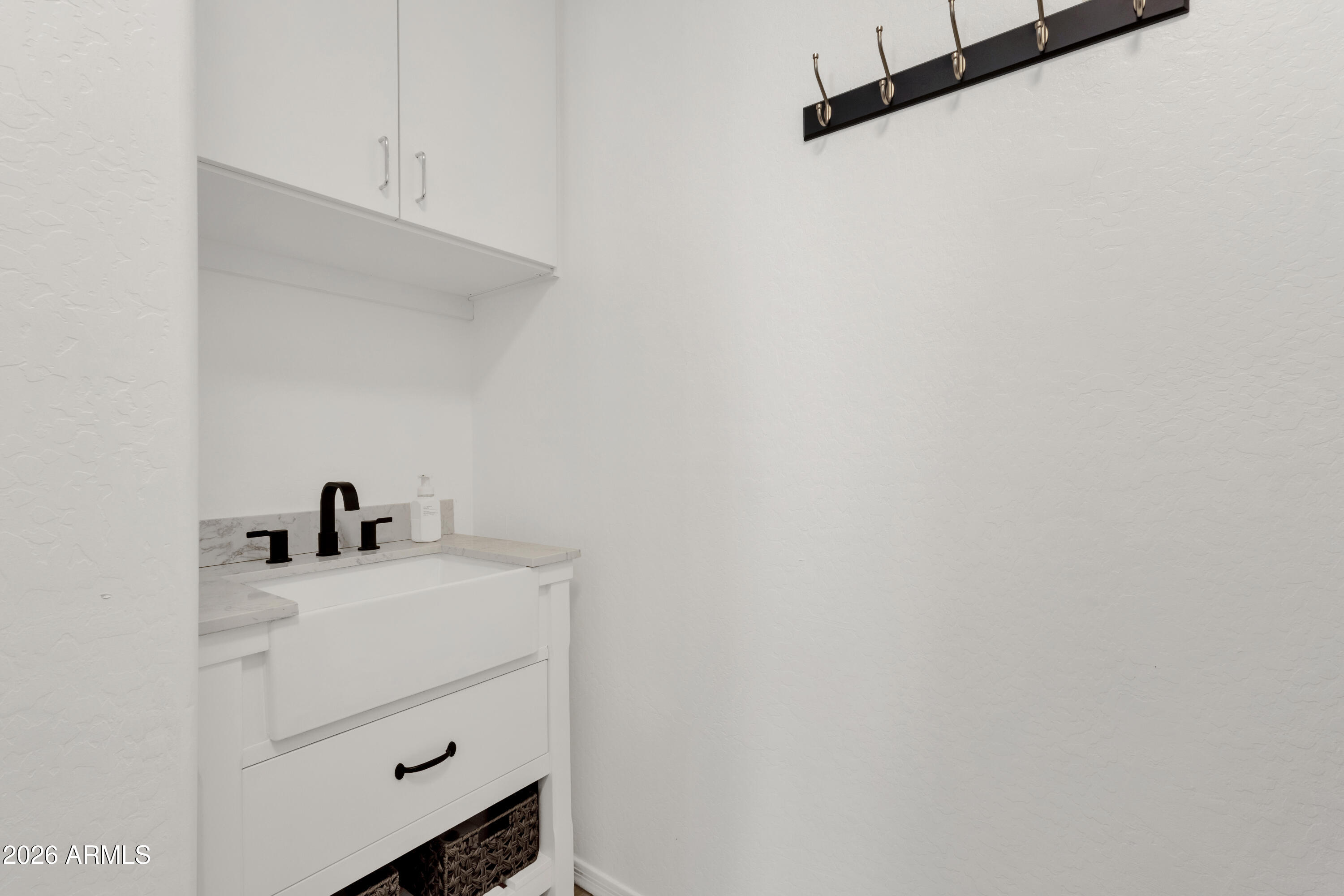 758 W WINCHESTER Drive