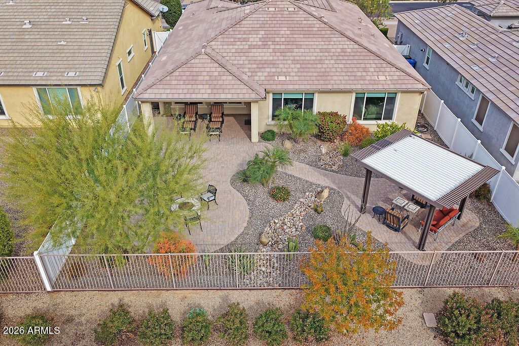 2523 E NANCY Lane